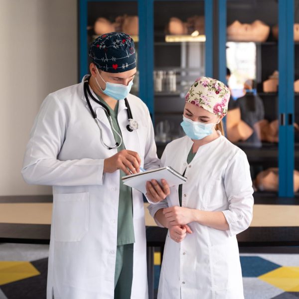Experienced doctors and trained therapists